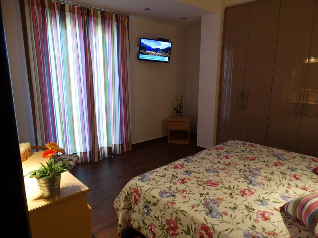 Dassia Beach Pension Rom bilde